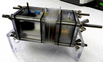 Microbial Reverse-Dialysis Cell