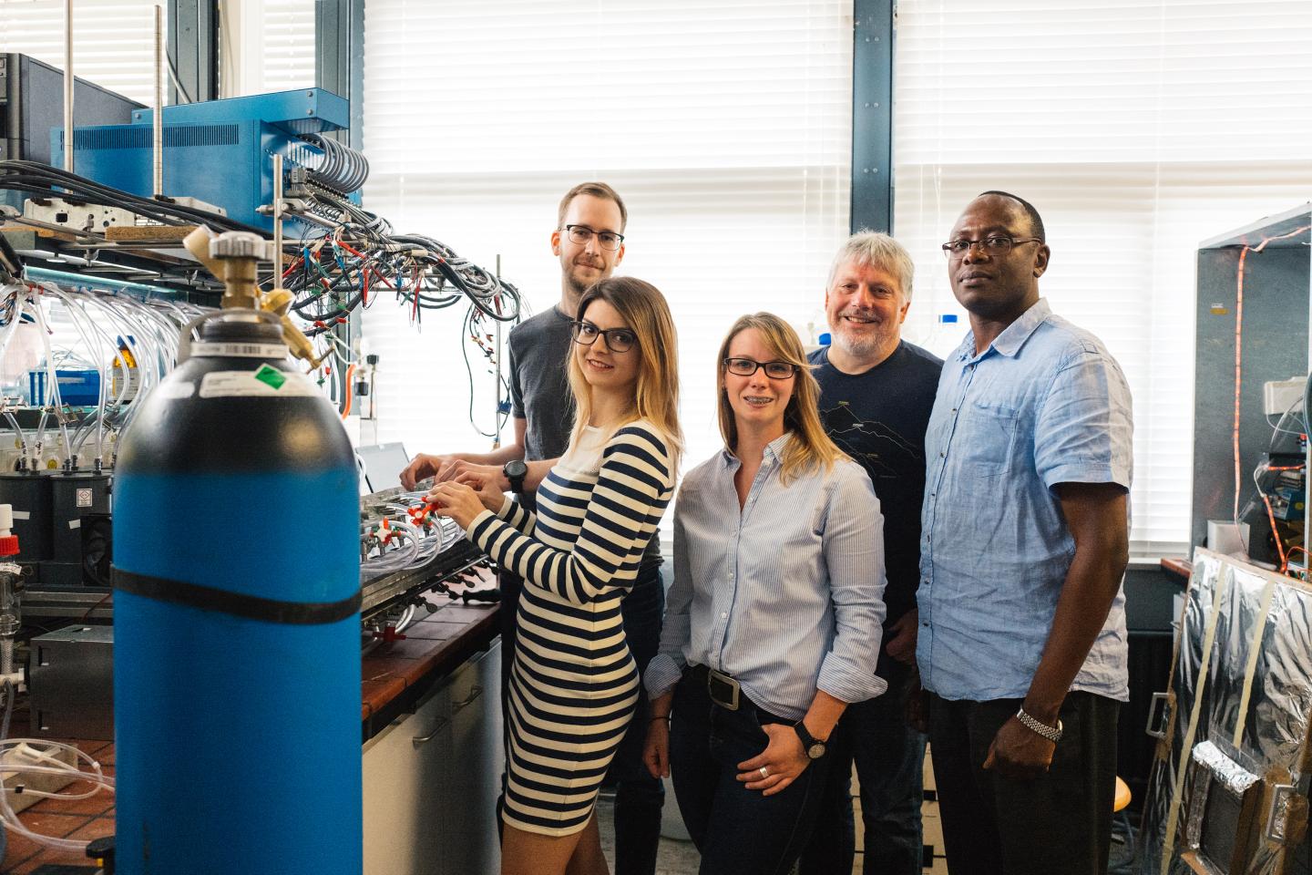 Research Team from the Bochum Center for Electrochemical Sciences