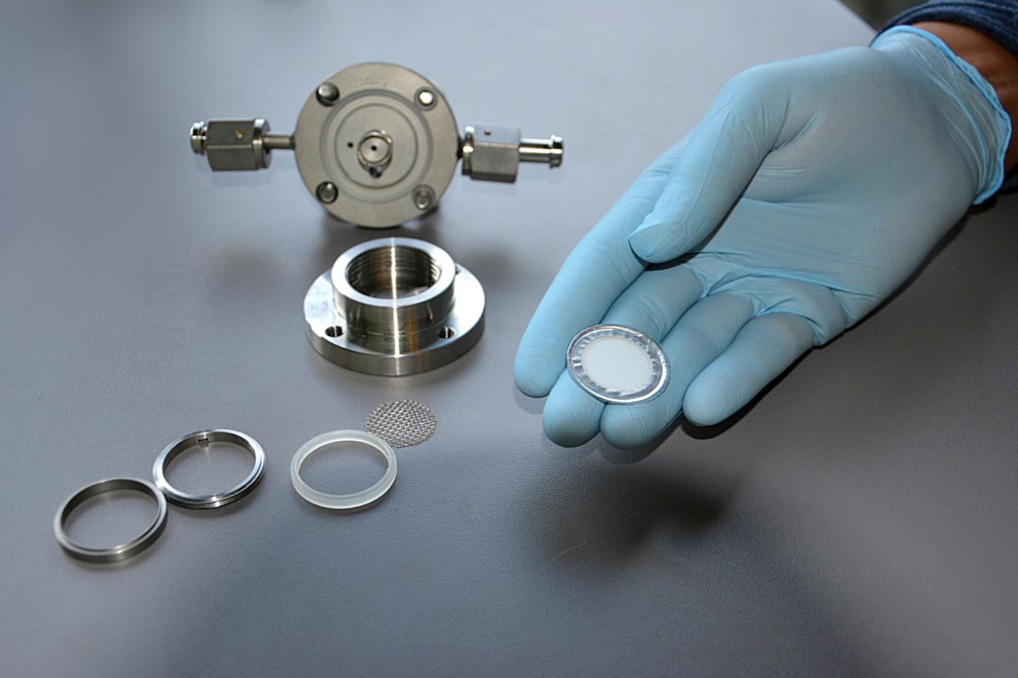 Test Cell with Separated Electrodes