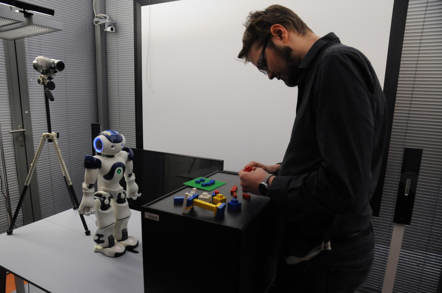 Robots That Make Mistakes are More Likeable