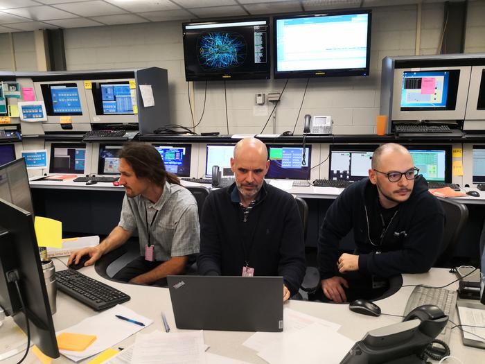 Researchers of the Eötvös University working on the data taking of the STAR experiment at the Brookhaven National Laboratory