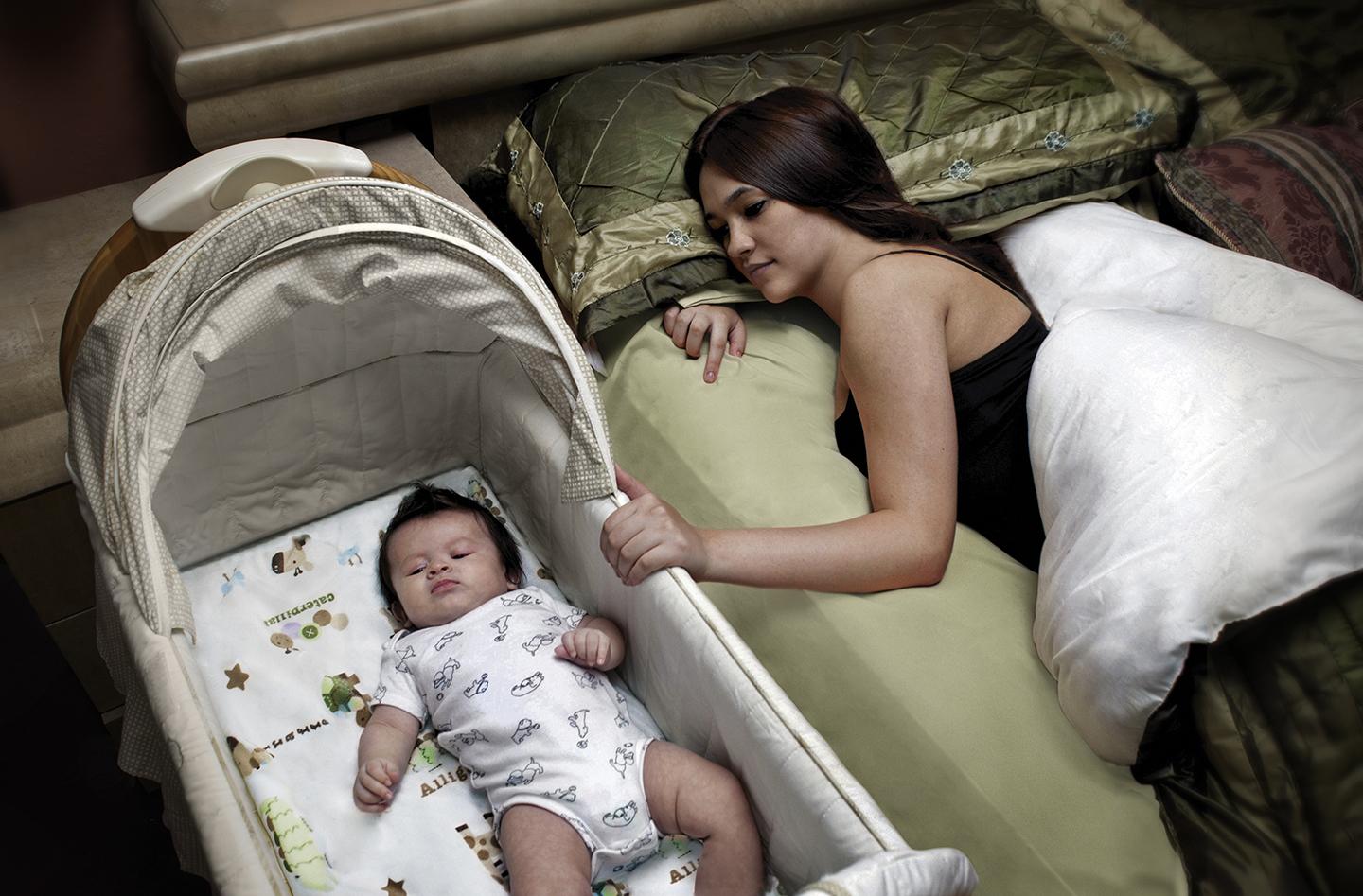 Keeping Infant's Sleep Area Next to Caregiver