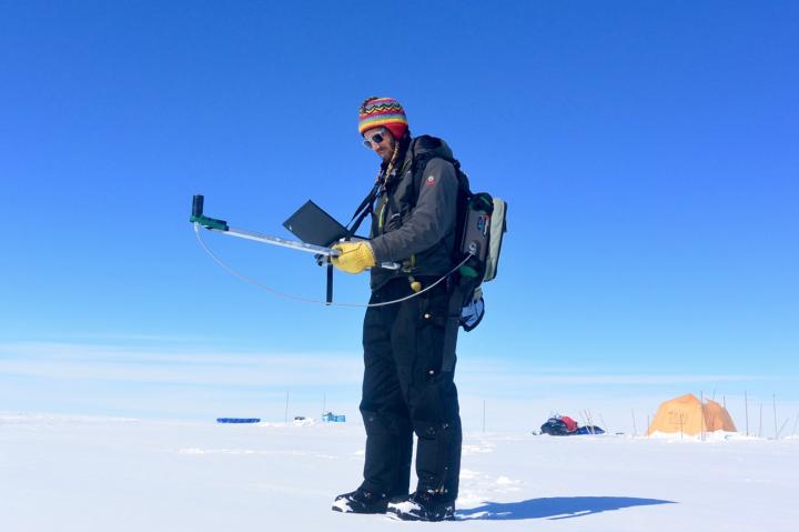 Measuring ice albedo on Greenland's percolation zone