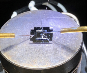 The solid-state electrochemical thermal transistor