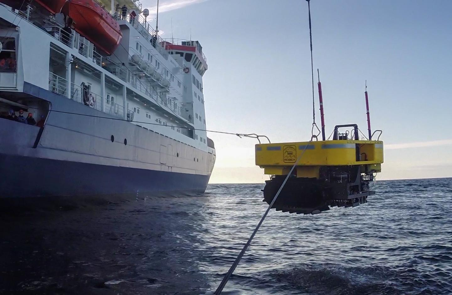 Recovery of the Tramper After One Year at the Deep Sea Floor