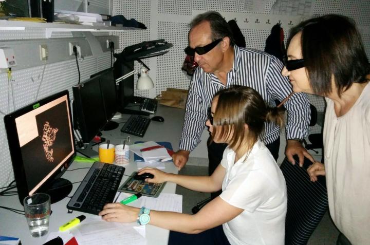 3-D Glasses and Monitor to Visualize the Deoxyribozyme