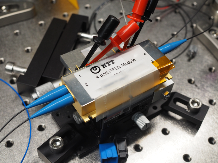 Waveguide Optical Parametric Amplifier module