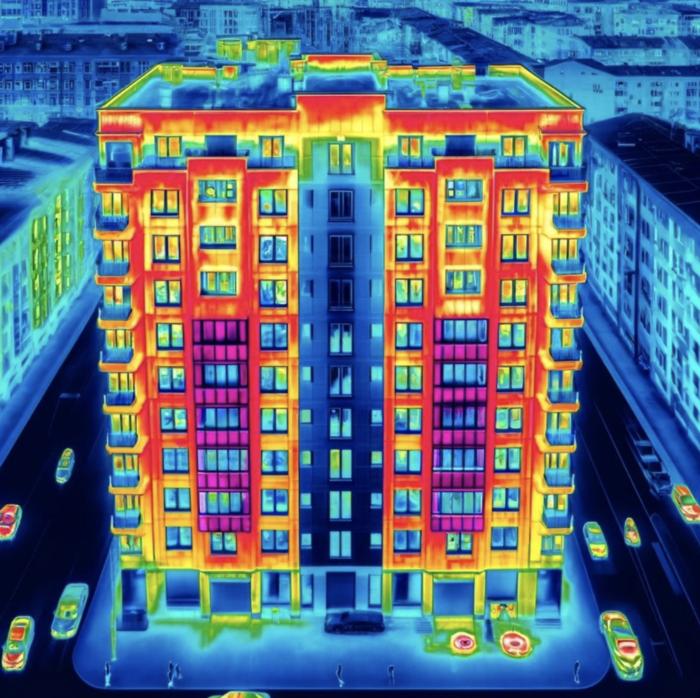 Hot spots of heat loss detection from the building examined in the study
