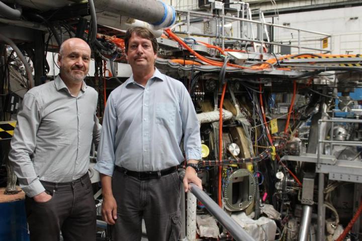 Naziki and Petty in Front of DIII-D, DOE/Princeton Plasma Physics Laboratory 