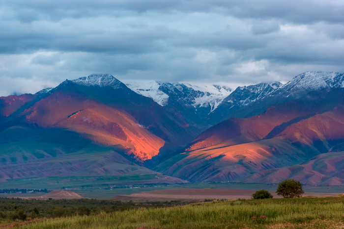 tian shan mountain range