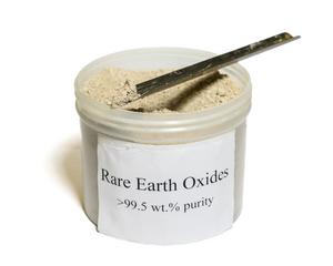Rare earth oxide