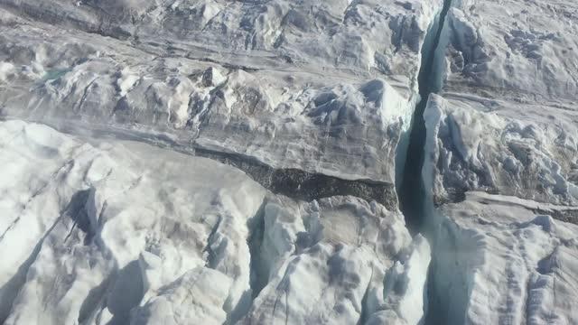 Helicopter flight over the studied subglacial discharge plume