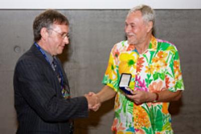 Dr. Rolf-Peter Kudritzki Receives Karl-Schwarzschild-Medal