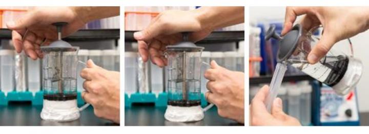 Simple, Mass Production of Giant Vesicles Using a Porous Silicone Material
