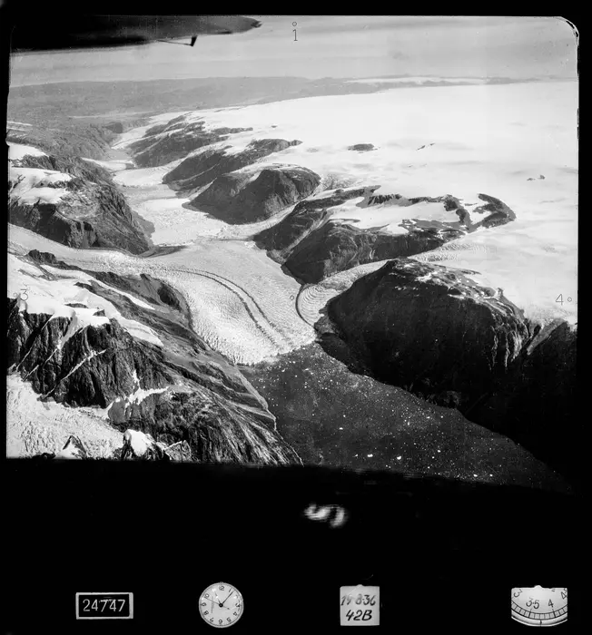 The Ujaraannaq valley 1936