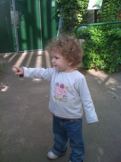 A Child's Gesture Reveals Language Learning