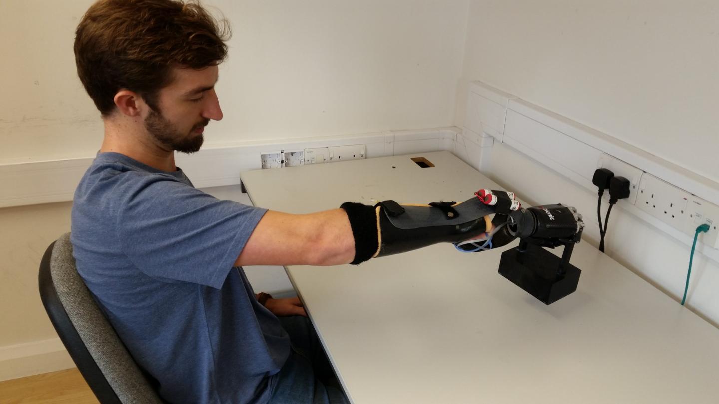 SizeWeight Illusion Research [IMAGE] EurekAlert! Science News Releases