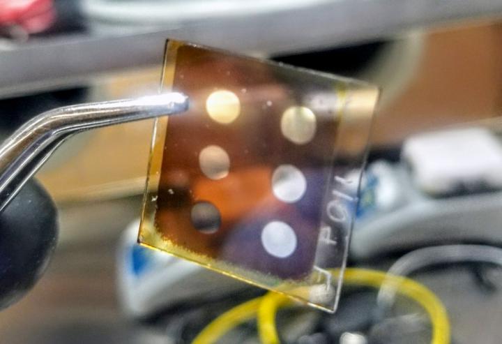 Thermally stable perovskite solar cells