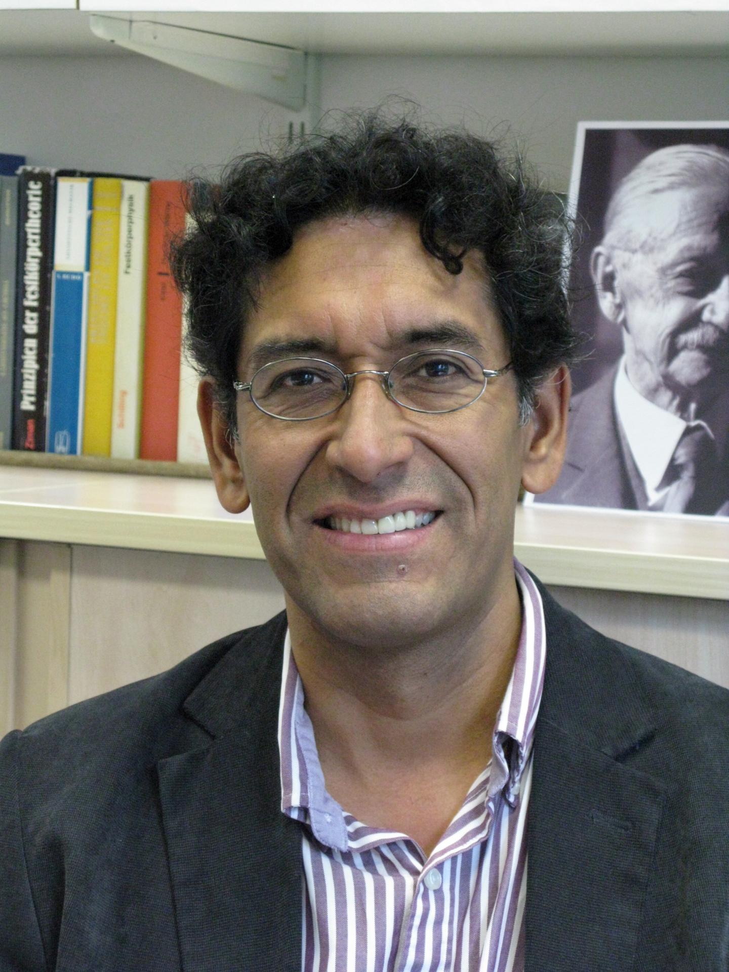 Professor Enrique Solano, University of the Basque Country