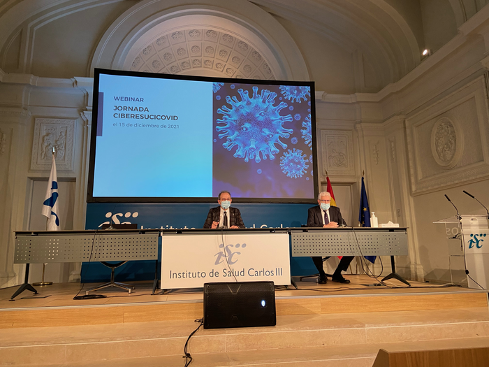 From left to the right Ferran Barbé, director of CIBERES and Antoni Torres, coordinator of the CIBERESUCICOVID project, at the opening of the Conference