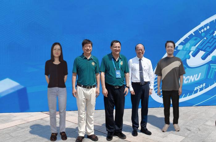 The accompanying picture features the authors, as members of Professor EnKe Wang's joint research group from the Institute of Quantum Matter at South China Normal University and the Institute of Particle Physics at Cental China Normal University