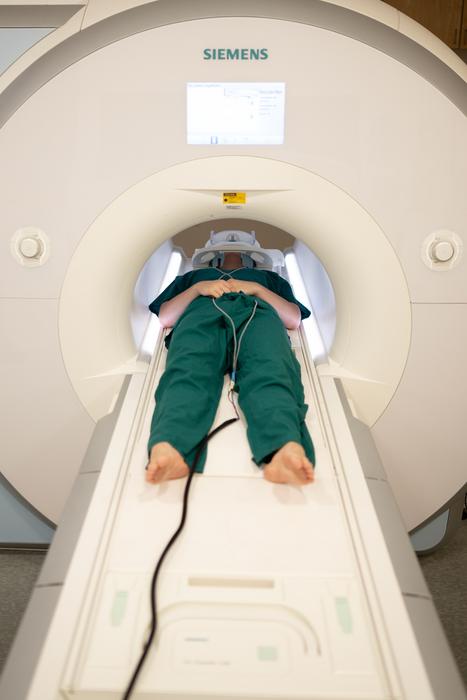 Collecting brain activity from fMRI scanner