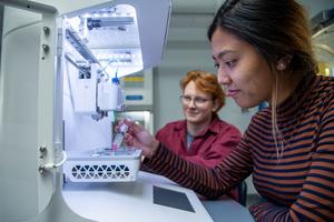 Undergraduate student researchers test samples in the Additive Biomanufacturing Lab at Keene State College