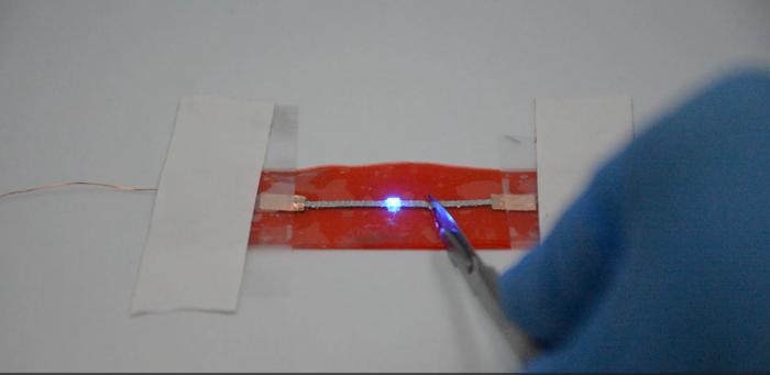 NUS researchers develop novel liquid metal circuits for flexible, self-healing wearables 4