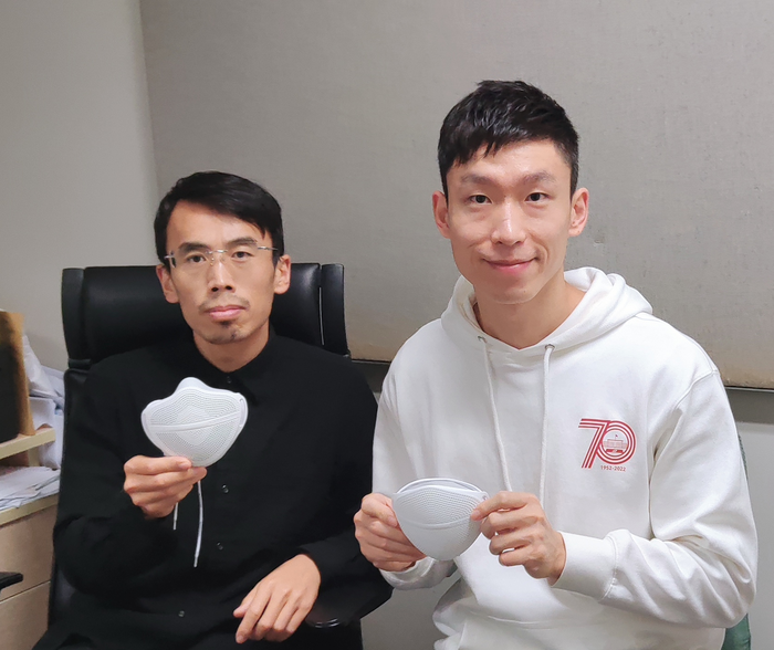 Dr Yang Zhengbao and his research team