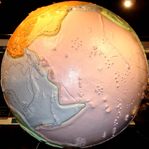 Model of the earth showing tectonic plates