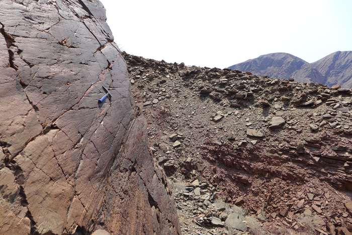 Glacial scratches and striations