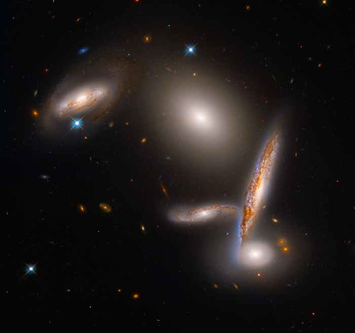 Hubble Images Hickson Compact Group 40