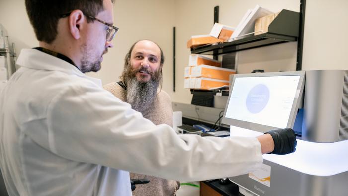 Gladstone scientists Seth Shipman and Alejandro González-Delgado