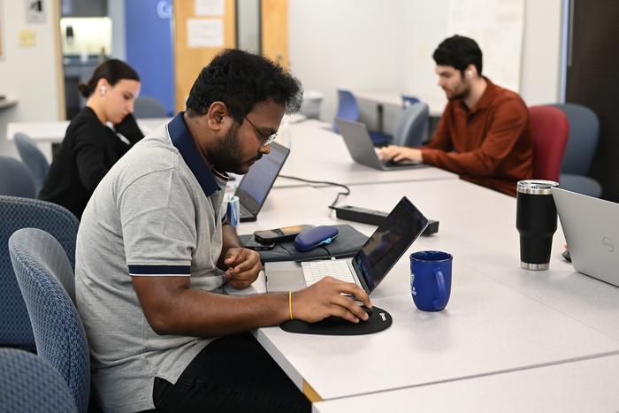 UNF computing students in lab