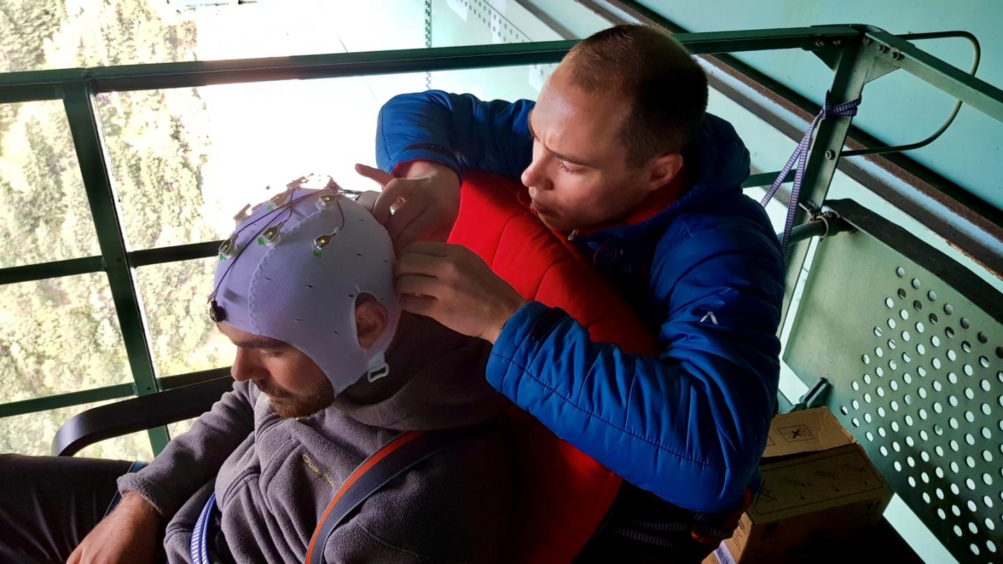 Bungee Jump Electrode Cap