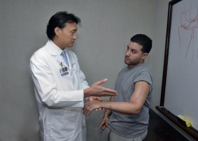 Dr. Steve Lee and Patient, Hospital for Special Surgery