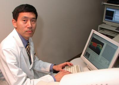 Ophthalmologist Dr. Yu-Guang