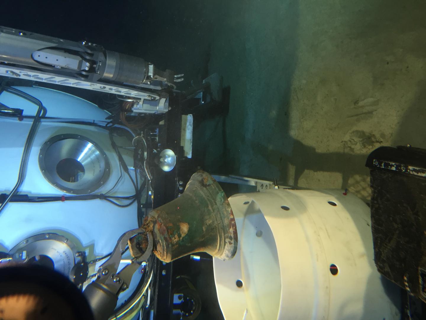 HURL's Submersibles Recover Bell