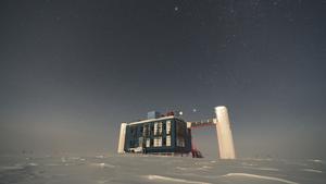 IceCube lab under the stars in Antarctica. Credit: Martin Wolf, IceCube/NSF