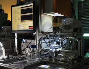 Photocatalytic membrane filtration system with a sun simulator. The membranes are coated with titanium dioxide. (Photo: Markus Breig, KIT)