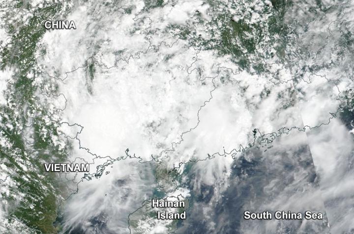 Suomi NPP Image of Son-Tinh