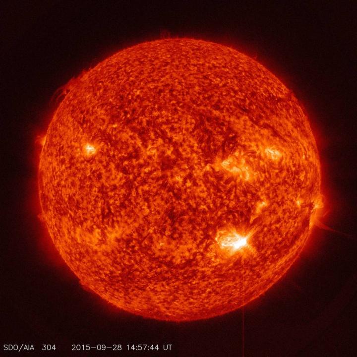 NASA's SDO Captures Image of Mid-Class Solar Flare