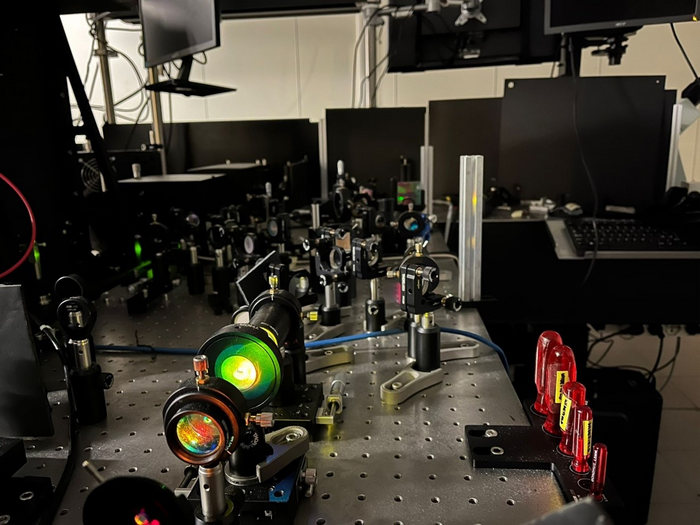 White light supercontinuum generation in bulk crystal.