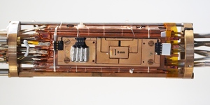 Cryostat and special thermometer