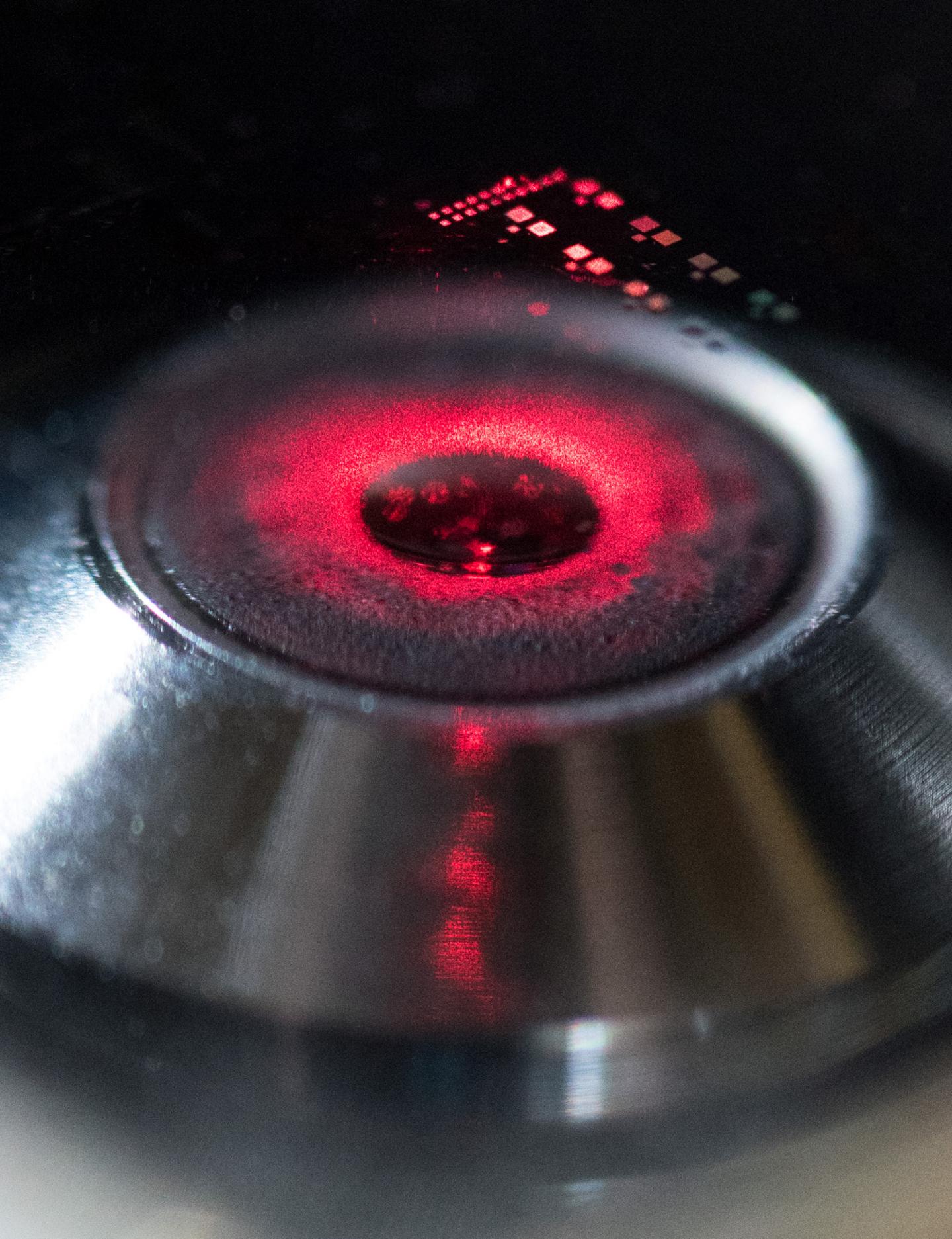 Nanopatterned Chiral Material