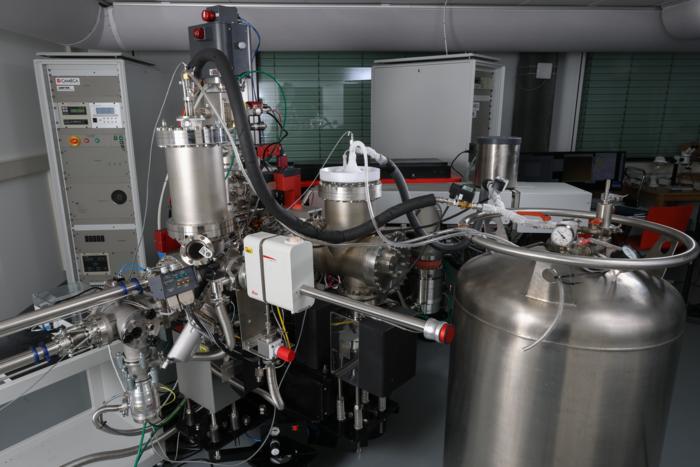 The CryoNanoSIMS setup at EPFL.