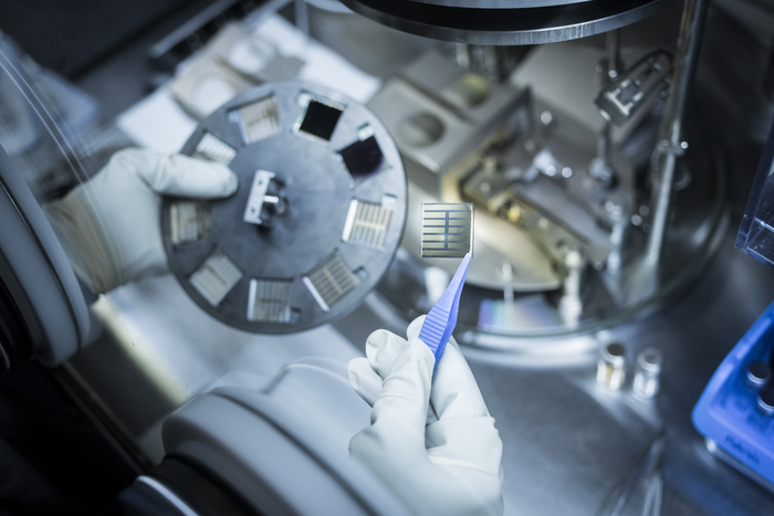 Manufacturing of a perovskite solar cell