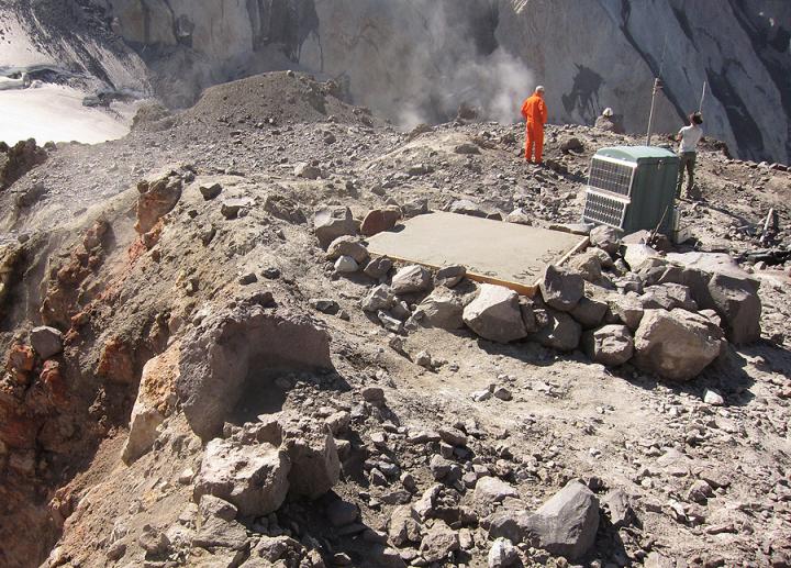 Mount St. Helens Seismic Monitoring