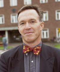 Professor Jonas Bergh, Karolinska Institutet