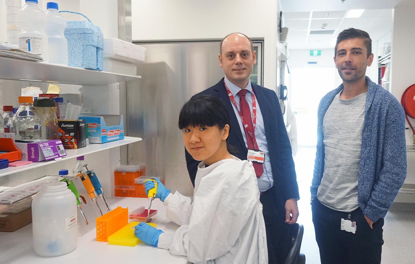 PhD student Ratna Wijaya, Professor Golo Ahlenstiel and Dr Scott Read.